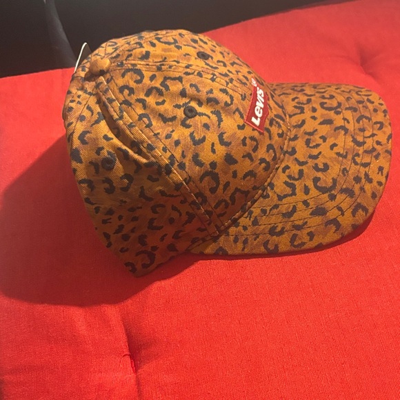 Levi's Brown and Black Leopard Print Cap - Picture 3 of 3